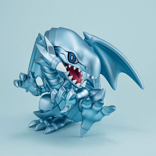 megatoon-yu-gi-oh-duel-monsters-blue-eyes-white-dragon-figure-megahouse-1