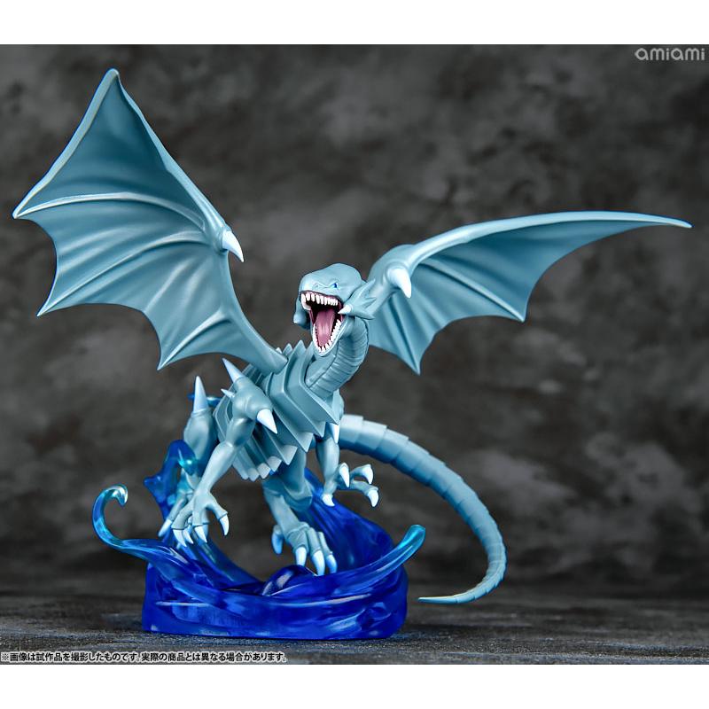 Megahouse MONSTERS CHRONICLE Yu-Gi-Oh! Duel Monsters Blue-Eyes White Dragon Figure